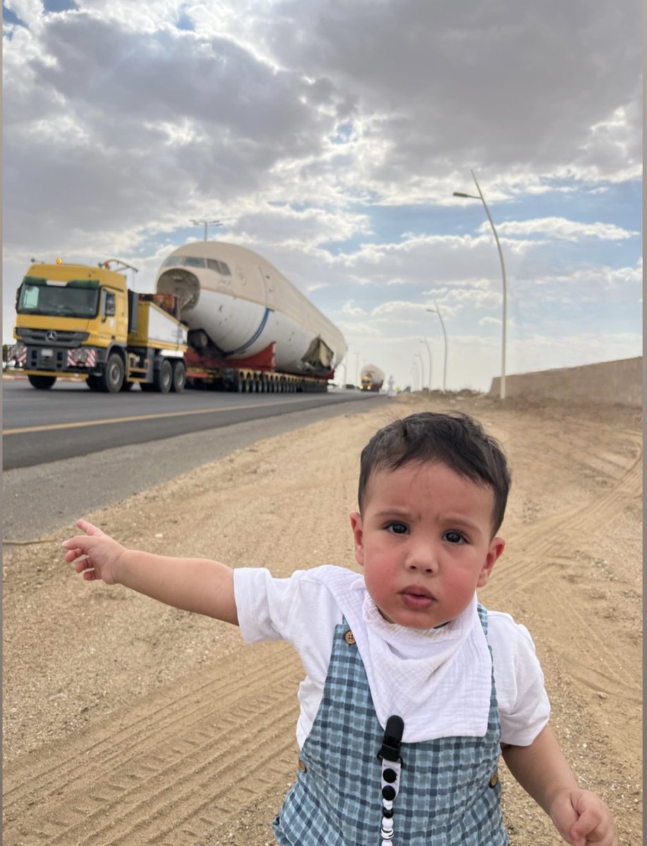 faisalsaad1000's tweet photo. @Turki_alalshikh يا أبو ناصر رغم حرارة الجو ولكن سعد ولدي حب يشارك ويعلمكم #طيارتنا_وين_وصلت ، وصلت لـ #الدوادمي https://t.co/DhFrGJ5ffz