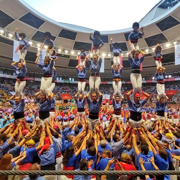 Vols viure el <a href="/concurscastells/">Concurs de Castells</a> des de dins?  Doncs vine amb els Marrecs i sent el #BatecConcurs des del centre de la Tarraco Arena!
Si ens vols acompanyar, només has de fer-nos arribar el següent formulari:
forms.gle/ikvoHLsDczm5aQ…
#castells #venimdelnord #ADNBlauTer