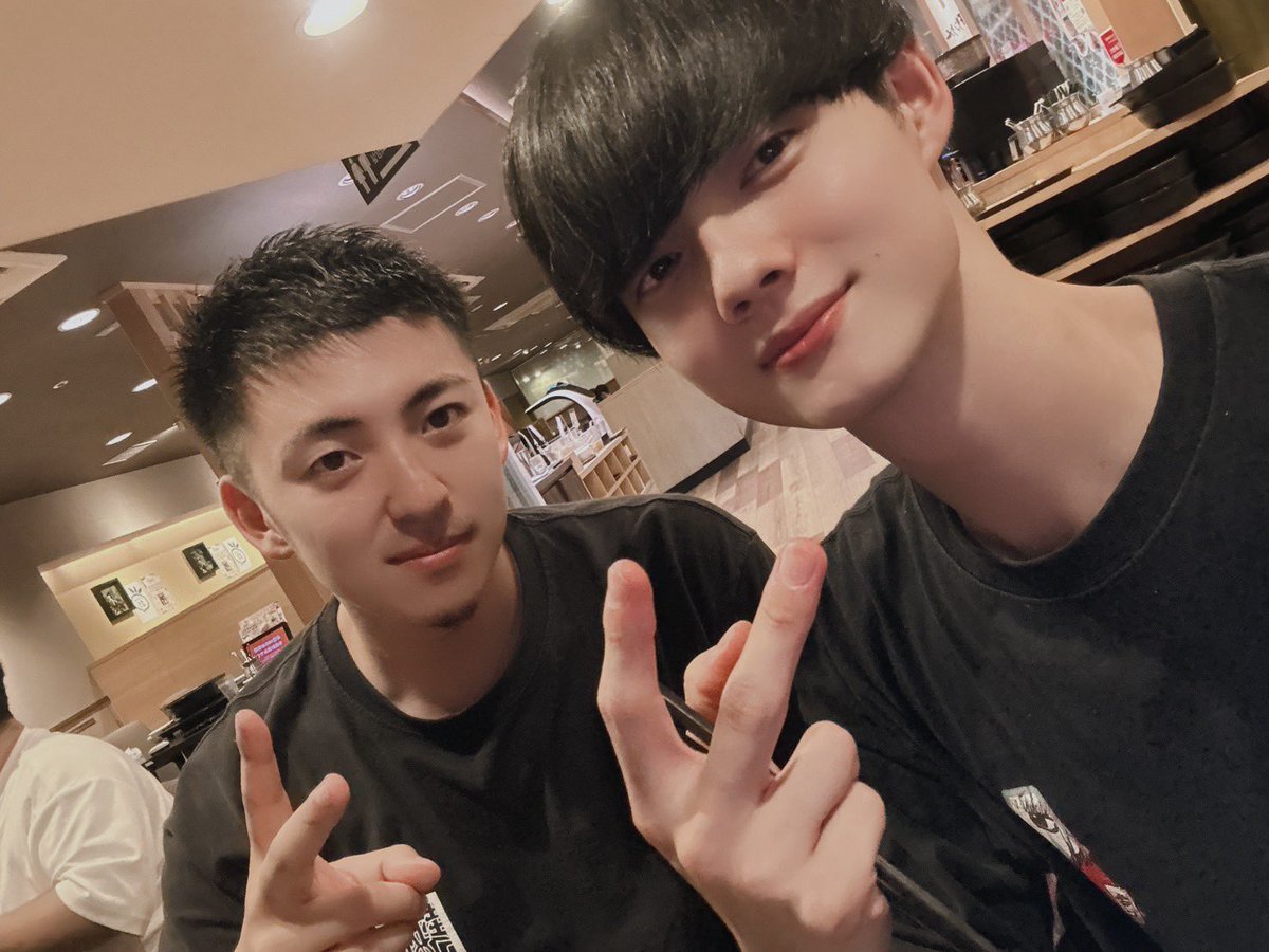 アマカゲくんに教育していただいてグロクラ鳥達成🦆
初プレート桃将獲得🍑
どうもありがとうございました🙇‍♂️🙇‍♂️🙇‍♂️