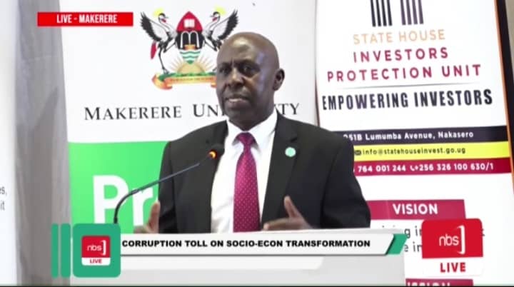 Abu100197751's tweet photo. Brig. Gen Henry Isoke: Fighting corruption is the responsibility of everyone. Before we blame others, what have we done?
 #ExposingTheCorrupt https://t.co/4SsGuv92gf