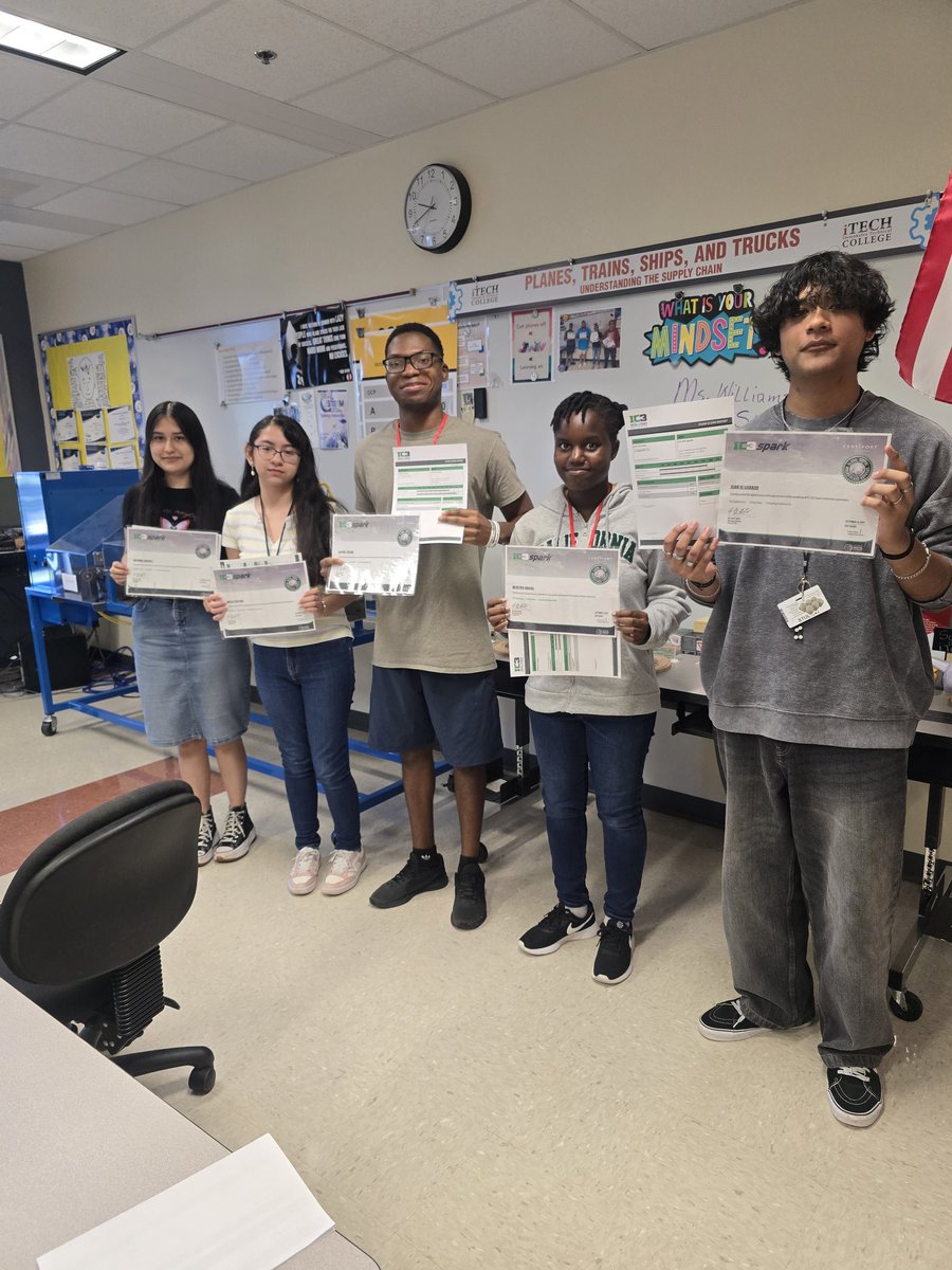 MsDeLuca_iTECH's tweet image. Wow!!!!! Five for Five. Amazing day for Accounting Operations @iTECH_College We love certifications. @collierschools @Certiport @CCPS_CTE