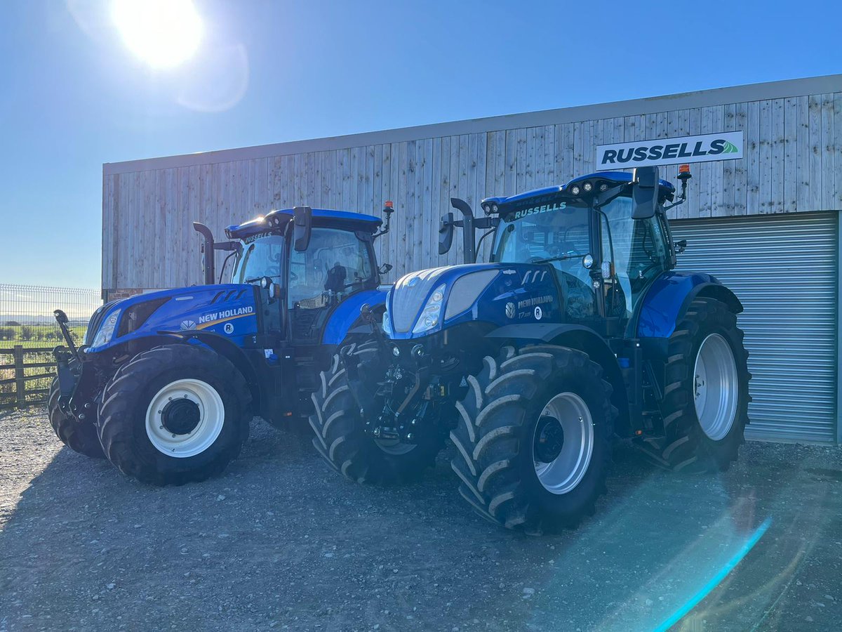 Russells_uk's tweet image. 🚜Tractor delivery day at Darlington. Our T6.180DCT heading out on demo, and a New T7.225AC Blue Power being delivered for G&amp;amp;T Robson ☀️

 #TractorDelivery #T6Demo #BluePower #FarmMachinery