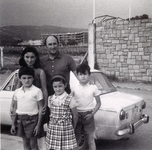 #TalDiaComoHoy de 1979 #ETA asesinó en #Baracaldo a Modesto Carriegas, director de sucursal del Banco Hispano Americano. Había sufrido unos meses antes un secuestro de #ETApm.

También #impune

No fue suficiente primero con secuestrarlo y luego matarlo, hubo más.

HILO ⤵️