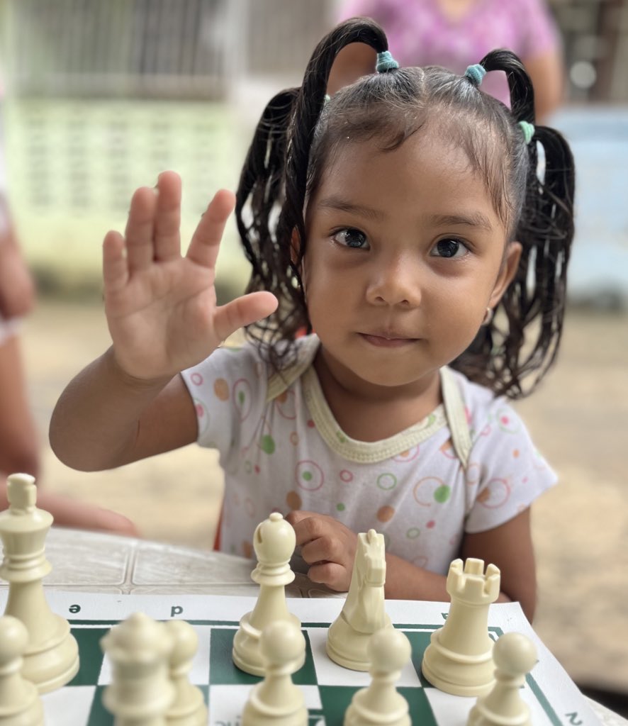The Gift of Chess (@thegiftofchess) on Twitter photo 1,000+ <a href="/thegiftofchess/">The Gift of Chess</a> chess sets are being gifted across Panama 🇵🇦. Meet Mery who is leading the way.
Soy Mery Ceballos , cofundadora de <a href="/chesslogistic/">Chess Logistic</a>,♟Por los últimos 10 años nos hemos dedicado a masificar el ajedrez en Panamá. <a href="/GiftofPanama/">TheGiftofChessPanama</a>
thegiftofchesspanama@gmail.com 1,000+ <a href="/thegiftofchess/">The Gift of Chess</a> chess sets are being gifted across Panama 🇵🇦. Meet Mery who is leading the way.
Soy Mery Ceballos , cofundadora de <a href="/chesslogistic/">Chess Logistic</a>,♟Por los últimos 10 años nos hemos dedicado a masificar el ajedrez en Panamá. <a href="/GiftofPanama/">TheGiftofChessPanama</a>
thegiftofchesspanama@gmail.com