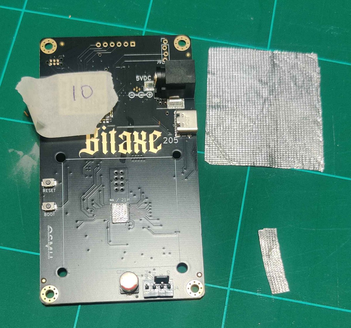 MolonLabeVC's tweet image. $BTC Tech Nerd Army! 

#ImmergeAxe Update  

10x Bitaxe 205&apos;s getting some spicy brain surgery for @SoloSatoshi