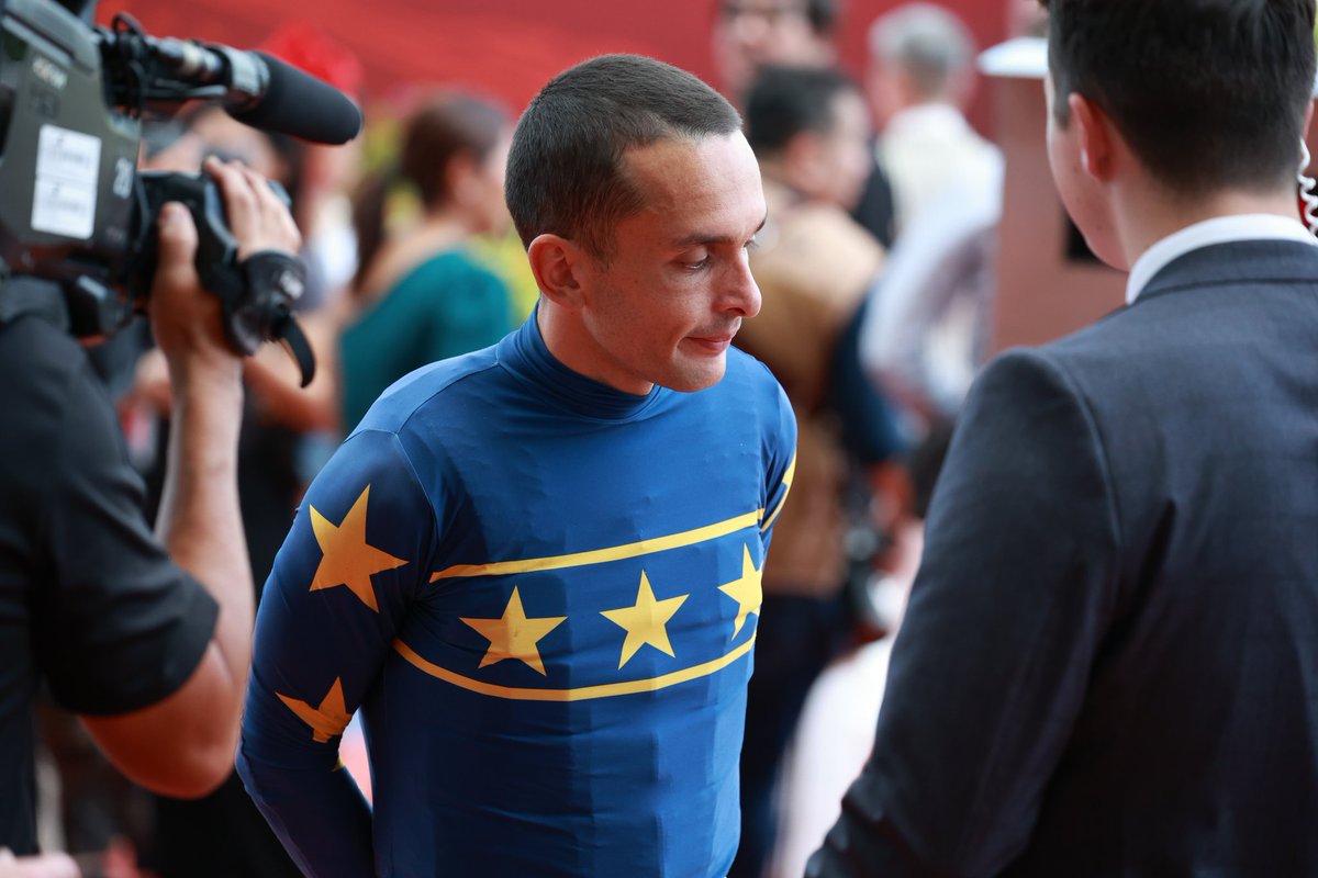 Marc Lerner 🇫🇷
LIM'S KOSCIUSZKO🐴
QUEEN ELIZABETH II CUP🏆GROUP 1🥇
1800M TURF TRACK🟩
7 September 2024⛅️