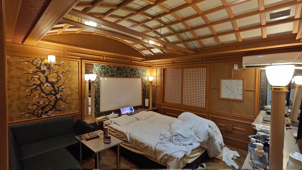 結局タダマンちゃんと合流
俺のタダマンちゃん
居酒屋代も出すし
ホテル代も出すのにセックスめっちゃさせてくれるしただの天使ですわ✨
やりすぎて疲れ果てて寝ちゃったから隣でオナニーかました笑
てか良いホテルだった♪
誰かいこ