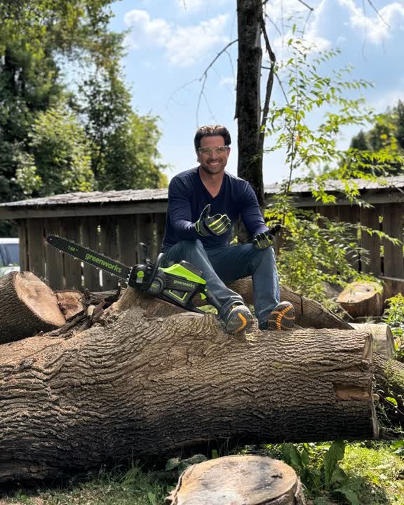 gwtoolscanada's tweet image. Did you hear the buzz? Scott&apos;s favourite chainsaws are now 20% off! Now&apos;s the perfect time to cut costs and gear up.

Tag a friend who could use some green in their shed!

Visit @Scott_Mcgillivray’s top picks at greenworkstools.ca

#Greenworks #QualityTools #SaleAlert…