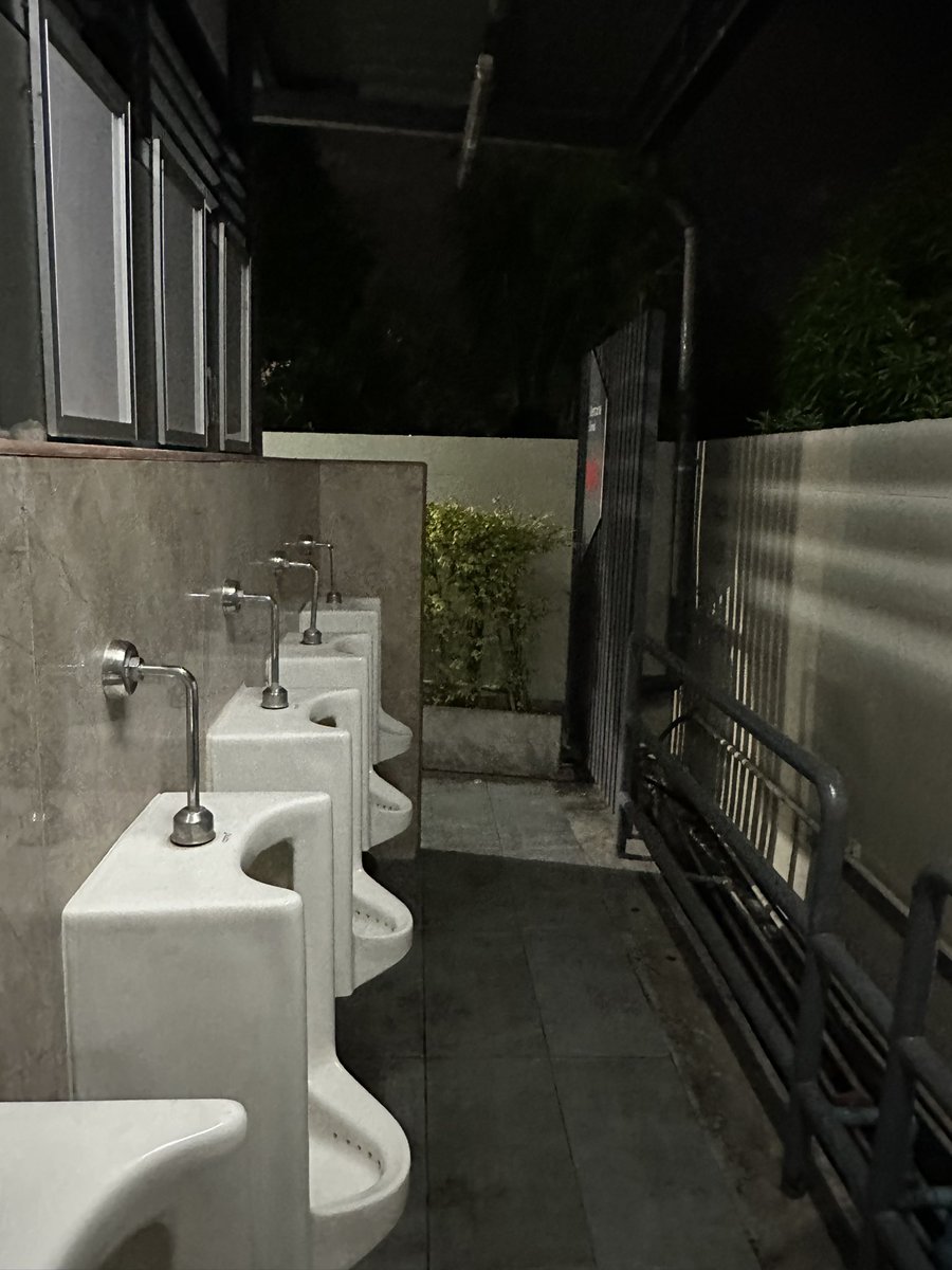 ฝนตกละเงียบสนิทเลยปั้มในตำนาน