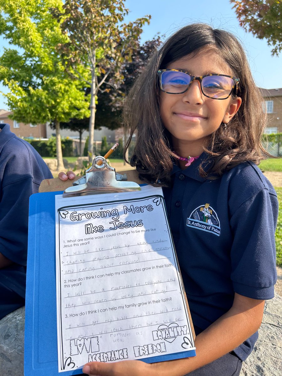 MissProminska's tweet image. Appreciating the beautiful weather by learning outdoors at our amazing rock garden ☀️ @saopmilton1 @HCDSB Gr 3s are learning & sharing ways to be like Jesus 🤍 #CatholicCommunity #OutdoorEd