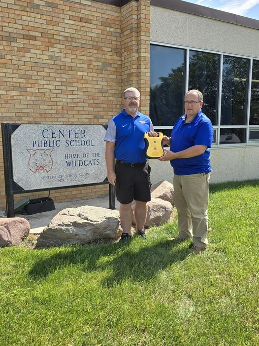 NoDakATA's tweet photo. Center-Stanton Public School would like to thank the NDATA and KSI for the AED. A small School like ours, with limited resources, this is really appreciated. Pictured is Ray Hall, LAT, ATC and Center-Stanton Superintendent Tracy Peterson.
#AEDsSaveLives #KoreyStringerInstitute https://t.co/8HrxPyxYyx