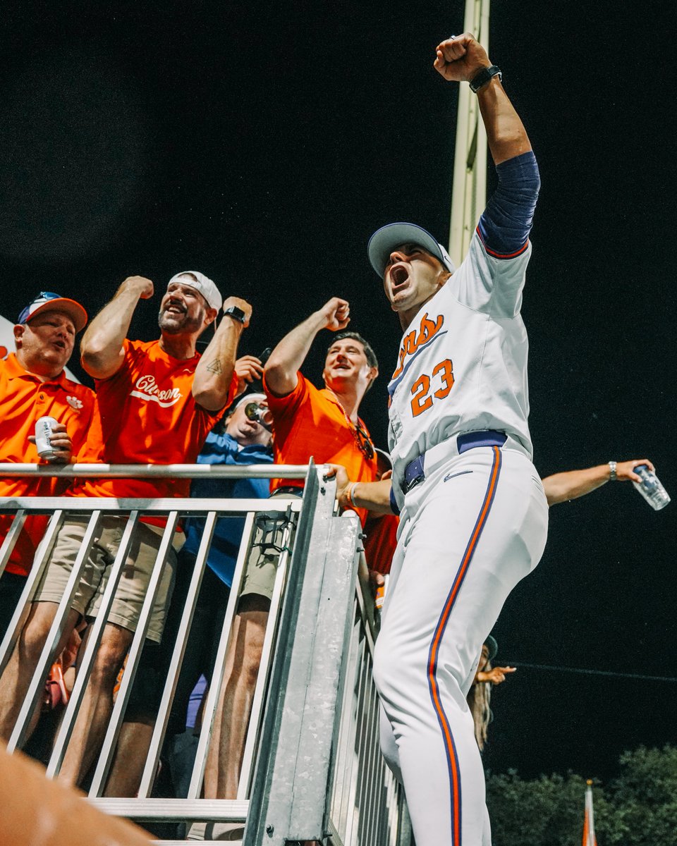 Man of the people 🗣🖼

#ClemsonBaseball