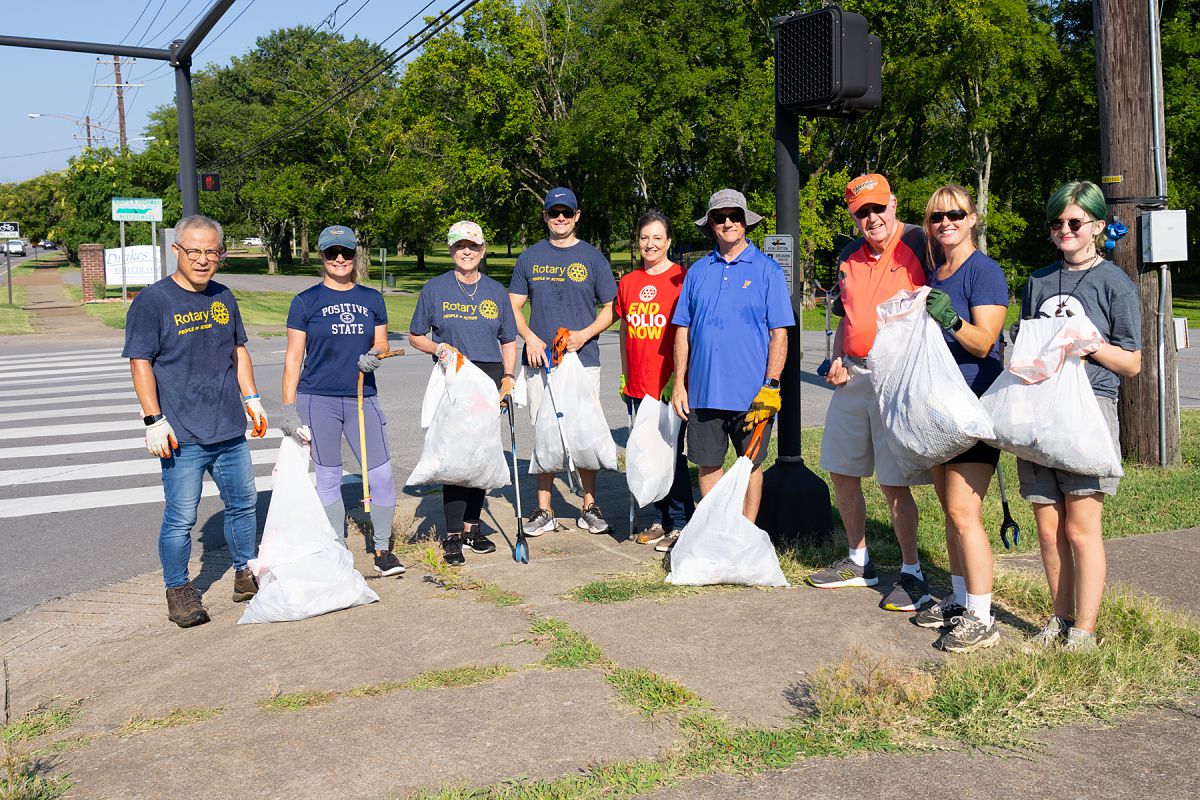 RotaryClubTN's tweet image. A huge THANK YOU to everyone who helped make our recent Roadside Cleanup a success! 🌍💪 Missed this one? Don’t worry! Join us for the next cleanup on September 28th. 🗓️ #RotaryInAction #RoadsideCleanup #CommunityService #HendersonvilleTN