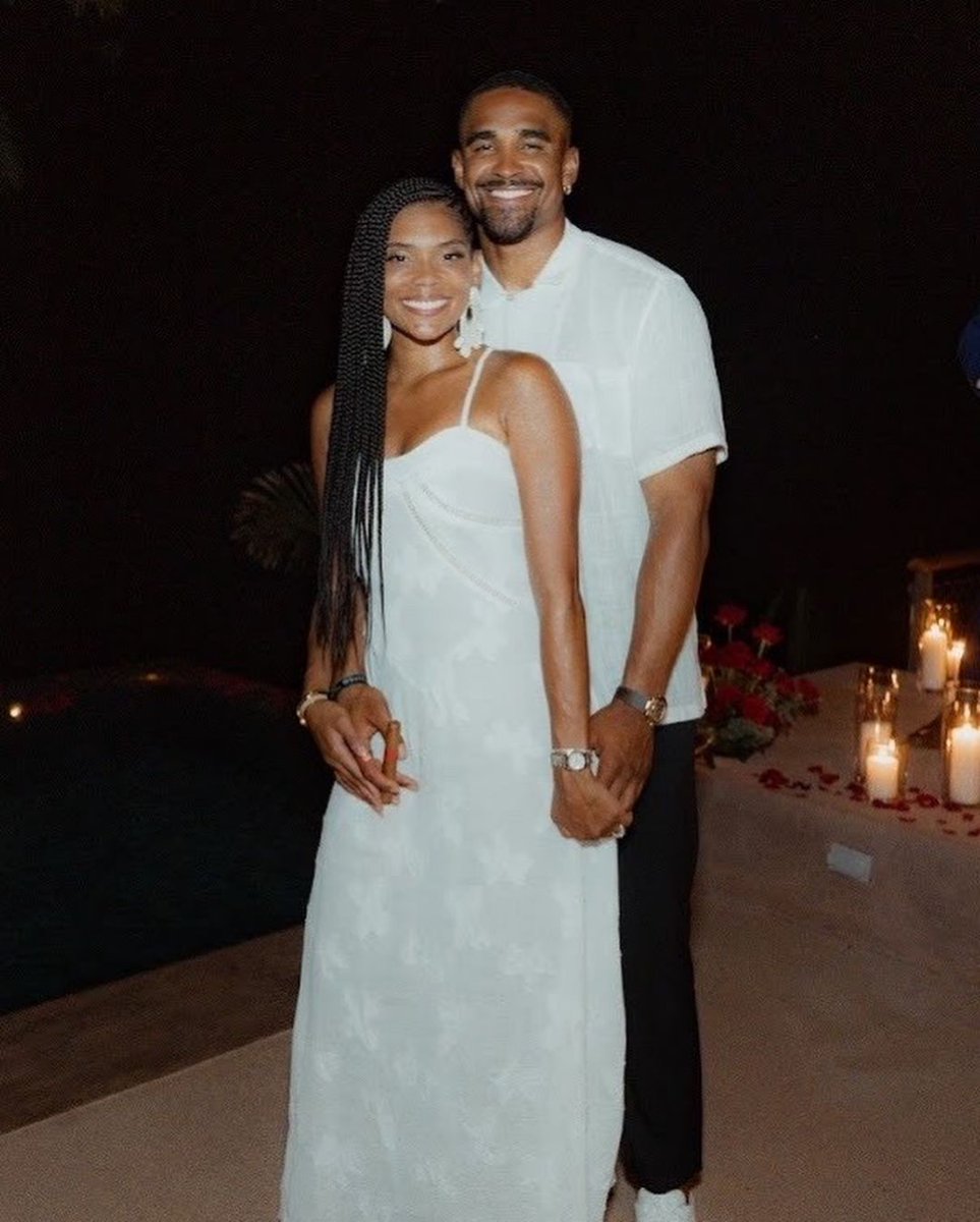 Complex's tweet photo. Jalen Hurts is engaged 💍
Source: @Essence https://t.co/CwYVgkpV9K
