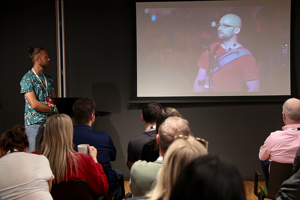 Beim Breakfast Briefing von MCÖ und Purpur Media am Dienstag habe ich den anwesenden Marketing-Expert*innen unter anderem gezeigt, wie Spieler*innen reagieren können, wenn sie sich von der Industrie nicht verstanden fühlen. 
#diabloimmortal #aprilfools