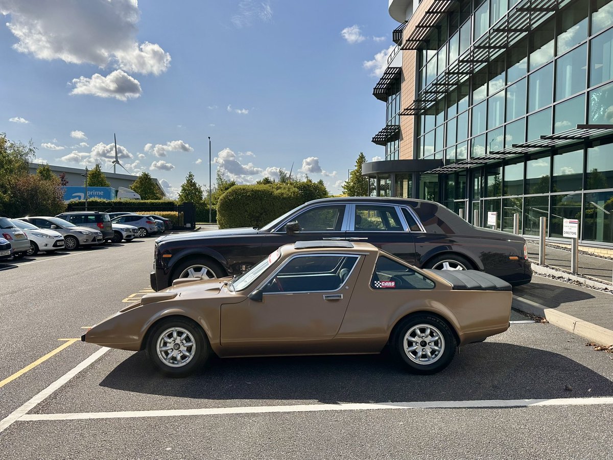 𝗕𝗘𝗦𝗧 𝗢𝗙 𝗕𝗥𝗜𝗧𝗜𝗦𝗛** 🇬🇧

Cramming in a last Humber Bridge classic car night (otherwise known as desperately clinging on to summer 😬) with <a href="/eytcc/">EYTCC</a>, before setting off to the <a href="/Hills_Ford/">HILLS FORD</a> Stages for another busy weekend of live rally TV!

**Phantom for size comparison 🥹