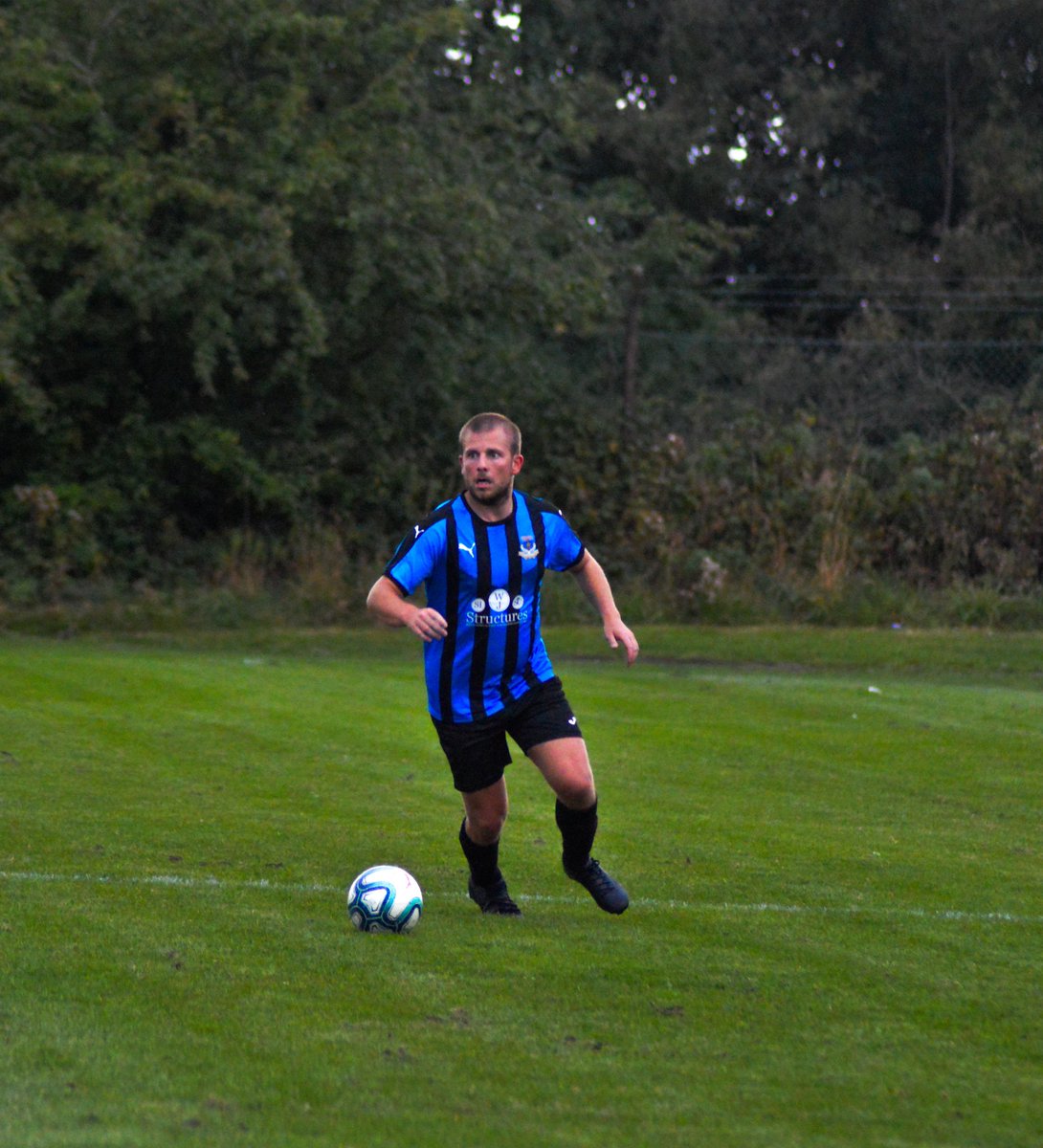 ⚽️ Pennington FC VS Goose Green ⚽️

This Sunday We Are Back At Home In The League Against Goose Green With A Slightly Earlier Kick Off Time Of 10AM.

📅 Sunday 14th September 10AM KO 
🏟️Jubilee Park, M46 0SE 
🎟️ FOC 

🔵⚫️🔵⚫️