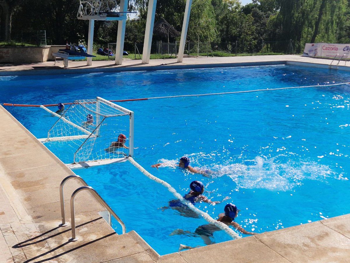 Estamos participando en el Torneo de waterpolo alevin organizado por el club <a href="/NAT_ENCINAS_WP/">NAT_WP_ClubEncinas</a> 
Buen inicio de la temporada disfrutando del waterpolo en un magnifico torneo donde la diversion, compañerismo y deporte están garantizados