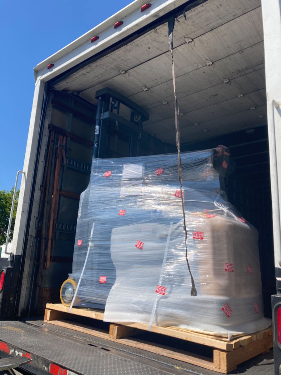 Even with extreme heat and poor air quality due to all the wildfires in Cali, our warehouse crew still shows up and gets it done!
I also want to take the time to thank our firefighters out there trying to protect our homes and families!

#ekko #ekkolifts #movingahead
