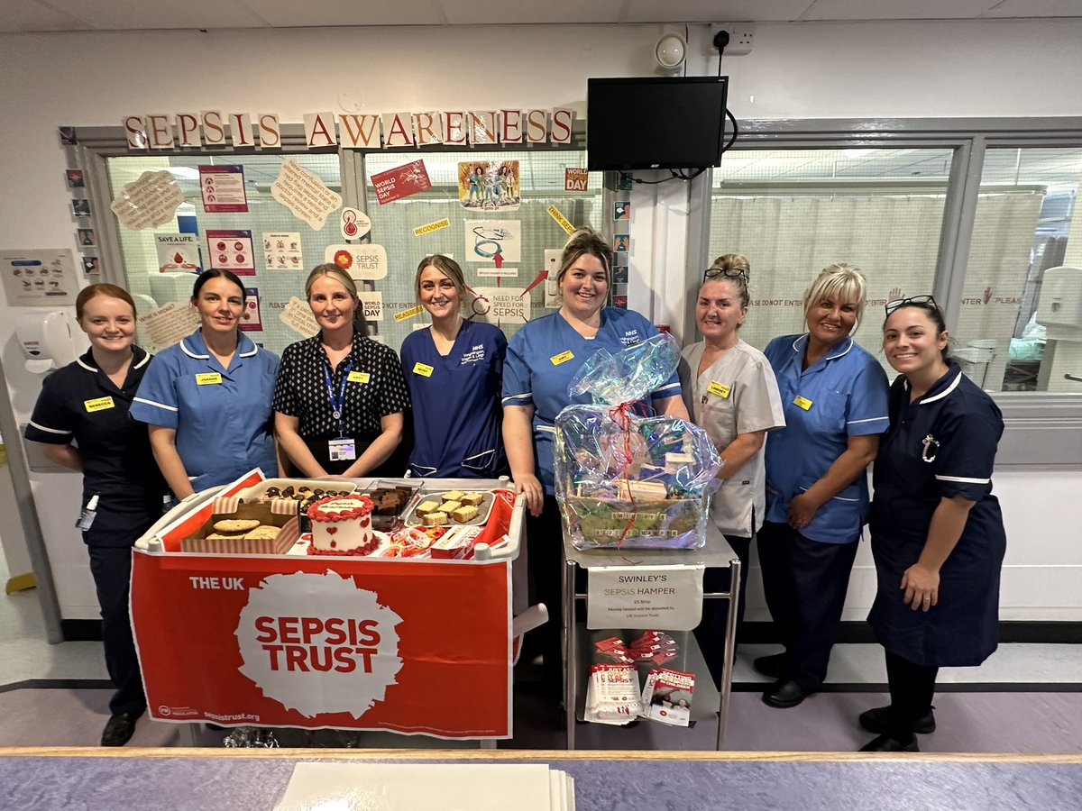 🩸Sepsis awareness day🩸 Swinley Ward <a href="/WWLNHS/">WWL NHS</a> <a href="/UKSepsisTrust/">The UK Sepsis Trust</a> #cakesaleday  #raisingawareness