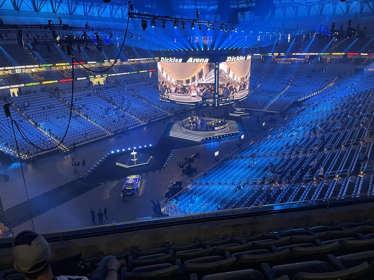 First live #RLCS event and I’m so pumped