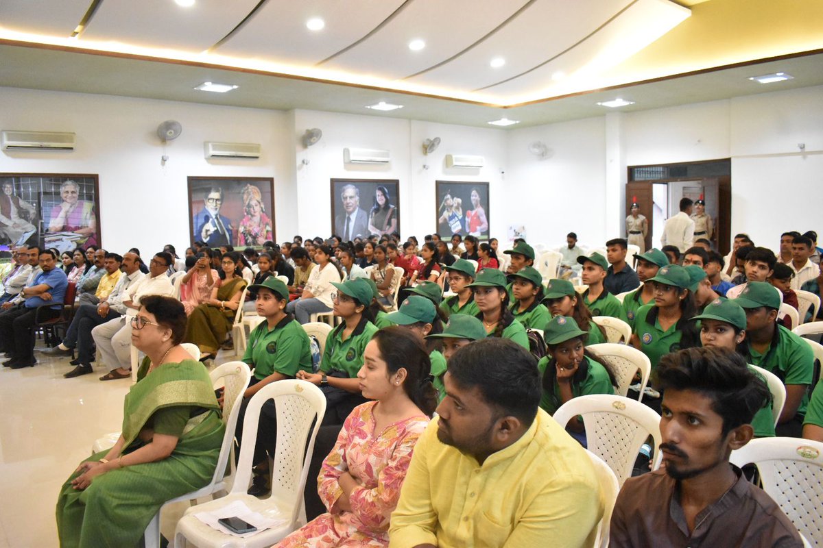 SFDIndiaOrg's tweet photo. महाराष्ट्र प्रदूषण नियंत्रण बोर्ड, विकासार्थ विद्यार्थी और व्ही एम व्ही महविद्यालय के संयुक्त तत्वाधान  हवा प्रदूषण दिवस और ओजोन संरक्षण के लिए अंतर्राष्ट्रीय दिवस के अवसर पर  "नीले आसमान के लिए स्वच्छ हवा" इस विषय पर व्ही एम व्ही महविद्यालय नागपूर mein संगोष्ठी का आयोजन किया. https://t.co/FuhrKBiprL