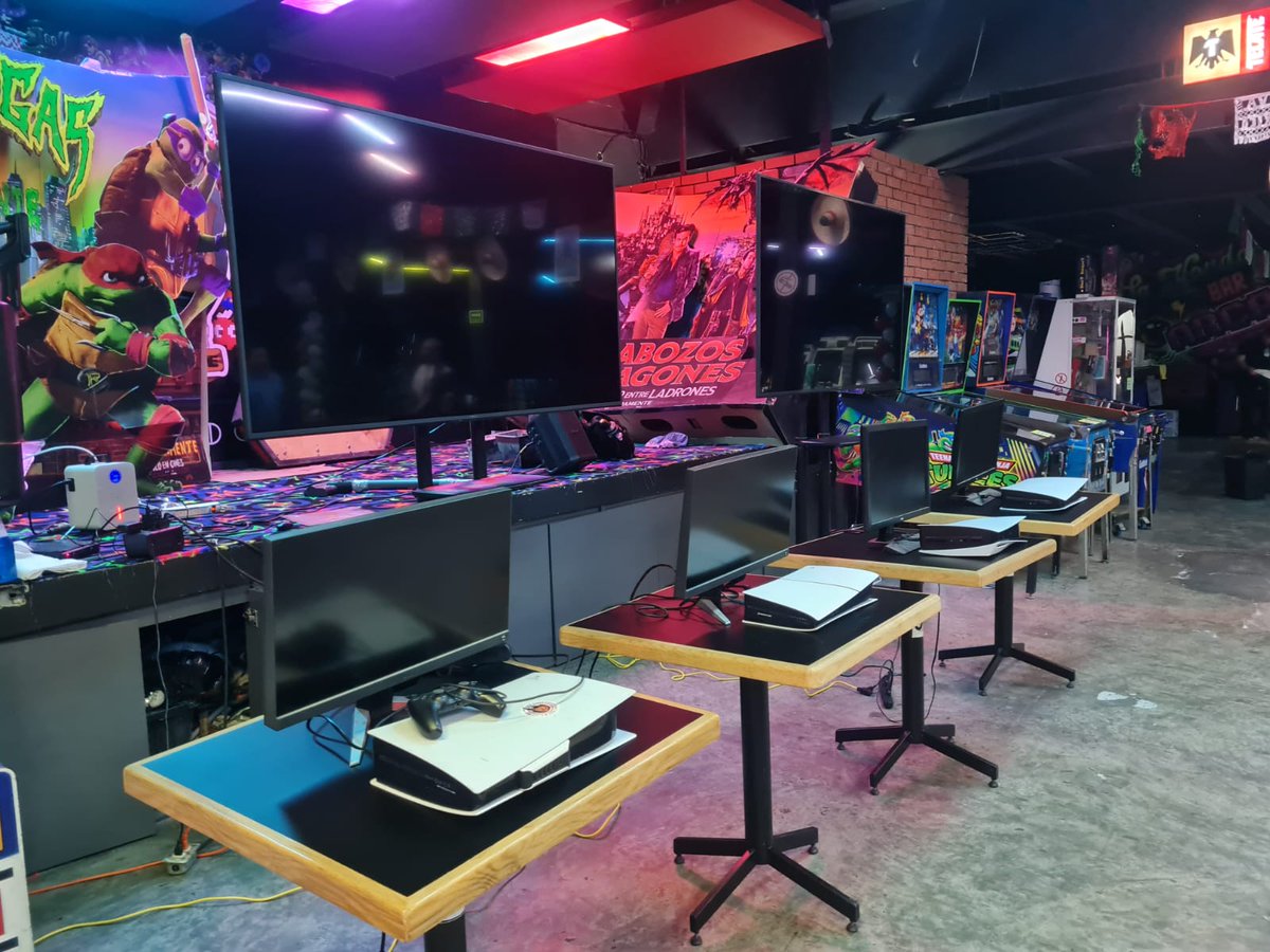 ThunderstruckM's tweet photo. Consoles ready for the pre-party Tonight!

See you all there! https://t.co/P2T3TA4q85