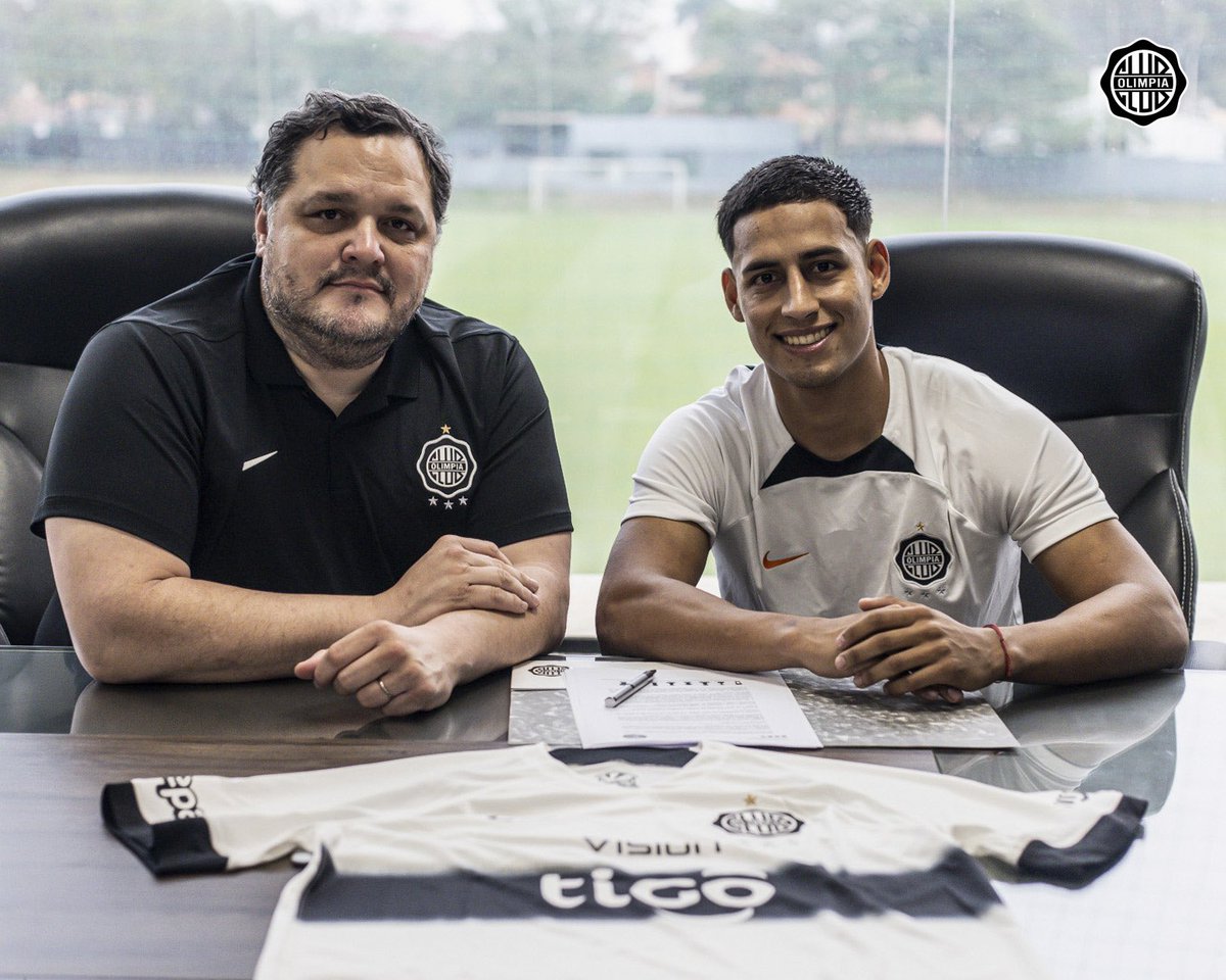 Felices por renovar el contrato de Hugo Adrián Benítez hasta la temporada 2028.

Un jugador de excelentes condiciones y estoy seguro que nos dará muchas alegrías.

¡Vamos, Olimpia! 💪🏻