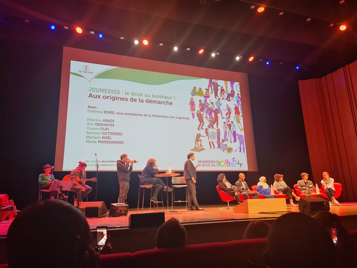 Une table ronde de #jeunes avoir conscience du #bonheur 
les jeunes sont les #leaders de demain <a href="/LeoLagrange/">Fédération Léo Lagrange</a> <a href="/MinistereCC/">Ministère de la Culture 🇫🇷</a> <a href="/MJCdeFrance/">MJC de France</a> <a href="/pchenu/">Patrick Chenu</a> <a href="/David_Cluzeau/">David CLUZEAU</a> <a href="/Hexopee_off/">Hexopée</a>