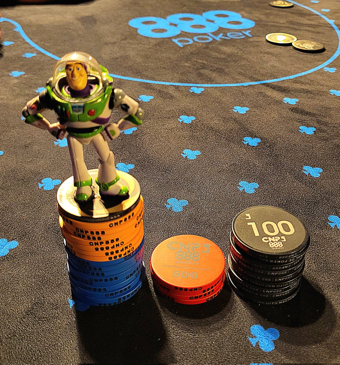 Brusss7's tweet photo. Empezamos a disfrutar del @CNP_POKER ... Vamoosss!!
@Lacomunidad_pkr  😜 https://t.co/Lb98t0zo67