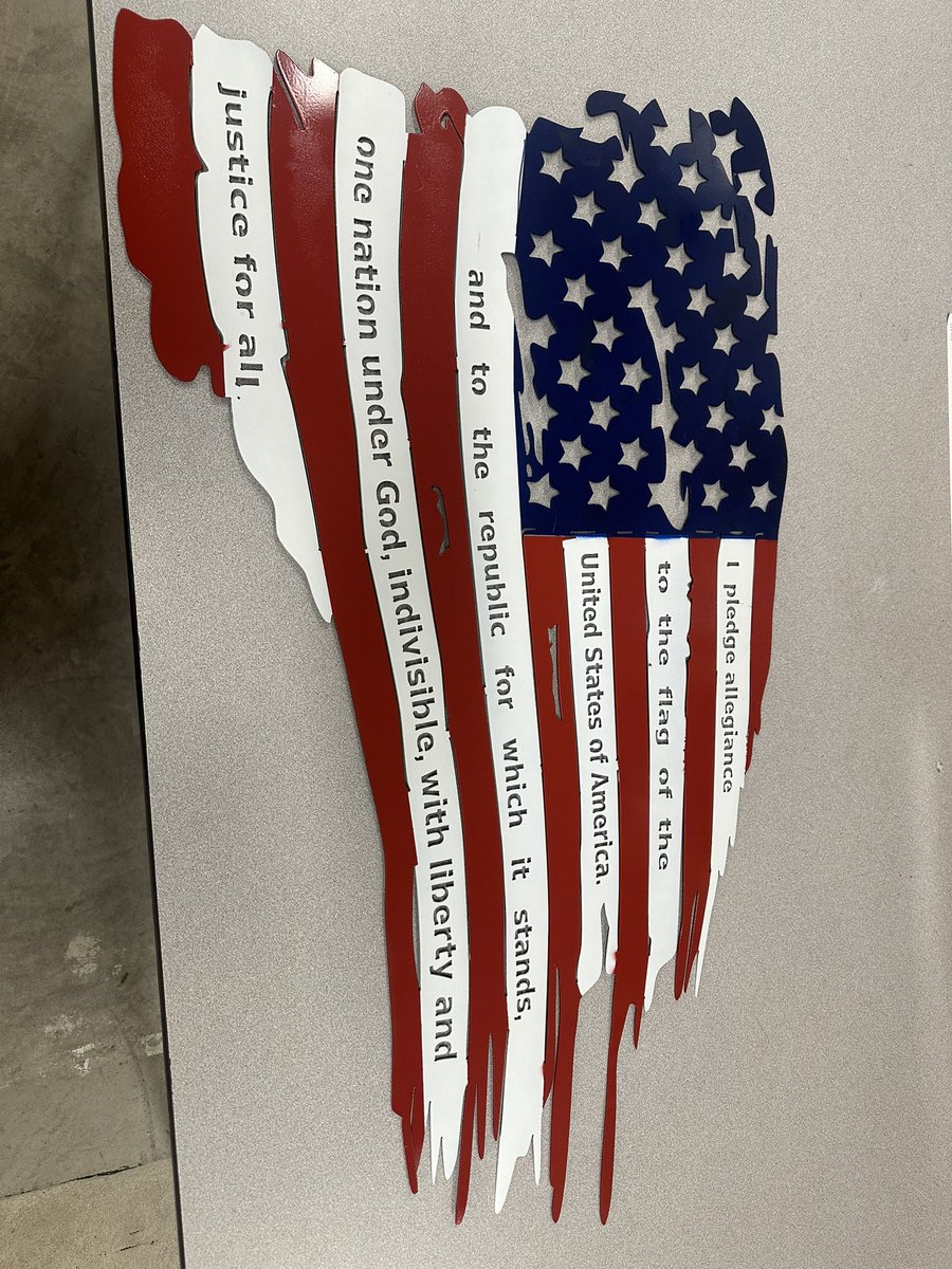EaglePathMfg's tweet image. Availability: We have two amazing projects ready to go out the door! To the left, an American flag with the Pledge Allegiance engraved on it for only $100! On the right, we have an Oregon Ducks metal sign for $40
Contact us if interested!