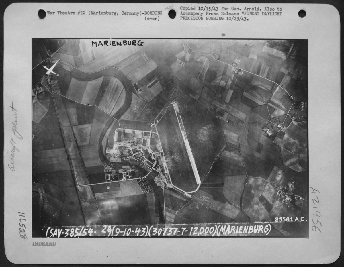 Lotnisko w Malborku wraz z zakładami Focke-Wulfa tuż przed bombardowaniem przez USAF w październiku 1943. (Zdjęcie z archiwum państwowego USA). <a href="/gretzyngier/">Robert Gretzyngier</a> <a href="/Flyboy_Pete/">Piotrek Czuban 🇵🇱🇪🇺</a> <a href="/AntoniWalkowski/">Antoni Walkowski</a> <a href="/AdamSzulczewsk1/">Adam Szulczewski</a> <a href="/Bart_Wielinski/">Bartosz T. Wieliński 🇵🇱🇪🇺🇺🇦</a> <a href="/old_chemist/">Mirek "Stary Chemik" ("Old Chemist") - Pyrlandczyk</a> <a href="/docent_ws/">Wiesław Seweryn</a> @T_Jedrzejczyk <a href="/Kafir_PL/">Kafir</a>