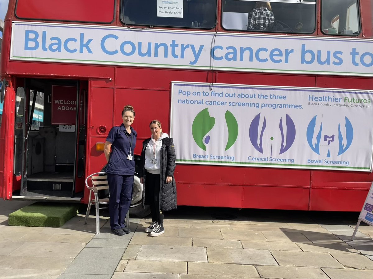 DudleyGroupLCN's tweet photo. Really enjoyed helping out on the Black Country Cancer Bus Tour in Dudley town centre this morning 

I spoke to lots of people about their health, cancer awareness &amp; the national cancer screening programmes 

I even did some blood pressure &amp; blood sugar checks 👩‍⚕️🙂 https://t.co/ESsyzclPCA