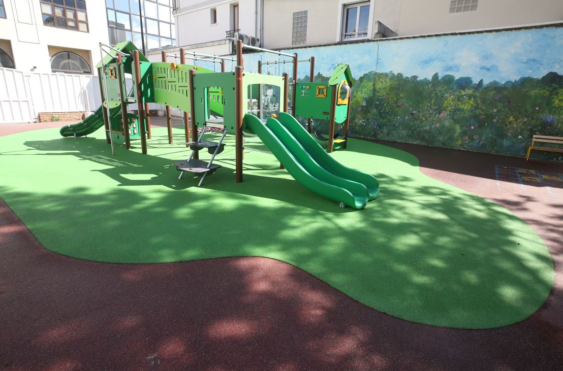 Ville_BoulogneB's tweet image. #TRAVAUX Traditionnellement, l’été est propice aux travaux d’aménagement dans les #bâtiments #scolaires et #sportifs de la ville. Cette année encore, d’importantes #rénovations ont été réalisées dans 18 écoles et 7 gymnases. Découvrez l'article ici 👉 bit.ly/47GEjg5