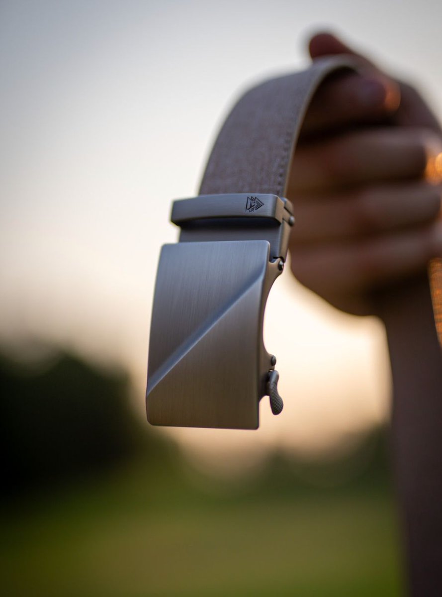 Weekend vibes, elevated with KNKT!

Here’s your pick for that perfect laid-back, stylish look. ✌️

#WeekendReady #BeltUp #BeltWins #KNKT #KnewNothingKeptTrying