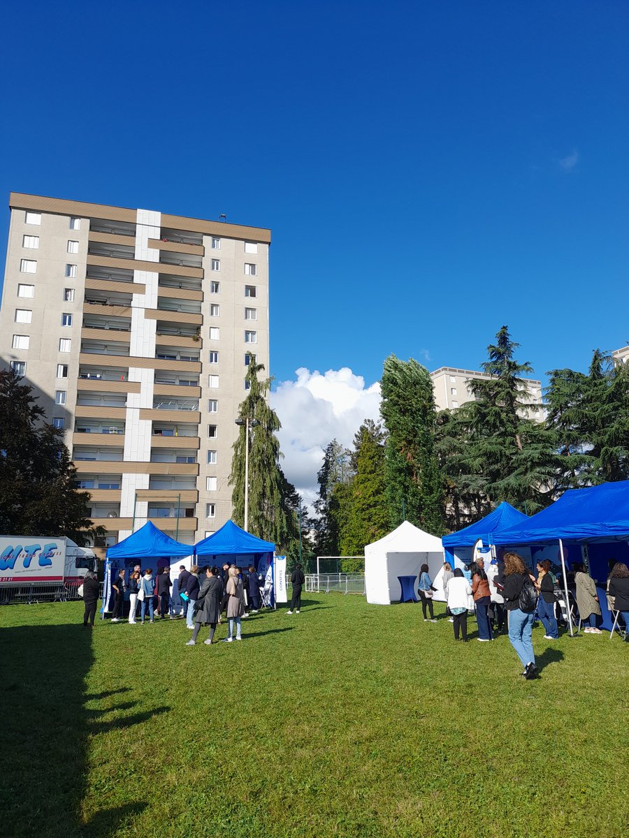 🎥Retour sur la #Place de l'#Emploi #QPVdessources avec la ville d'#Ecully et #FTravail #tassin et <a href="/FTravail_ARA/">France Travail Auvergne-Rhône-Alpes</a> <a href="/MMIE_LyonMetrop/">Maison Métropolitaine d'Insertion pour l'Emploi</a> <a href="/MissionLocaleLY/">Mission Locale Lyon</a> 
Carton plein 🎯
👉+ de 200 visiteurs
👉+ de 20 entreprises  
👉+ de 50 Offres
Tous satisfaits à💯
<a href="/J_Sanfilippo/">Joseph SANFILIPPO</a> 
<a href="/IsabelleCharrel/">Isabelle CHARREL</a>