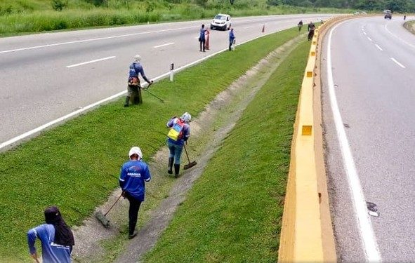 Vías de aragua potencia vialidad en la región

De acuerdo a las respuesta brindadas por el Sistema 1×10 del Buen Gobiernoel equipo de cuadrillas de Vías de Aragua continúa realizando trabajos de manteamiento de calles y avenidas, islas, bacheo, limpieza, desmalezados.

#Aragua