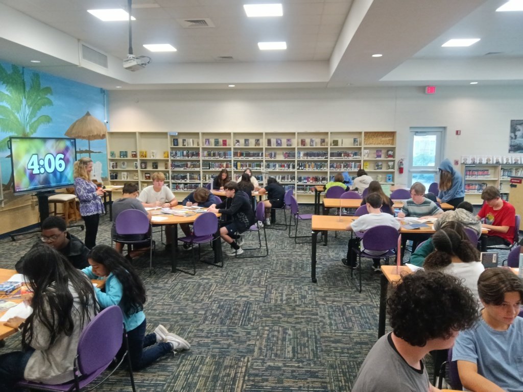 cfm_grizzlies's tweet image. Yesterday,  all Mrs. Merritt&apos;s classes came to the media center to go over the different genres her students will be looking at this year and to check out a book (or two).  #40bookchallenge