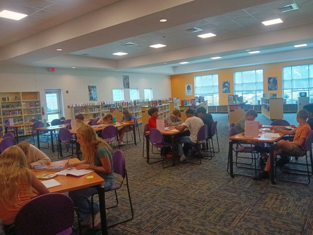 cfm_grizzlies's tweet image. Yesterday,  all Mrs. Merritt&apos;s classes came to the media center to go over the different genres her students will be looking at this year and to check out a book (or two).  #40bookchallenge