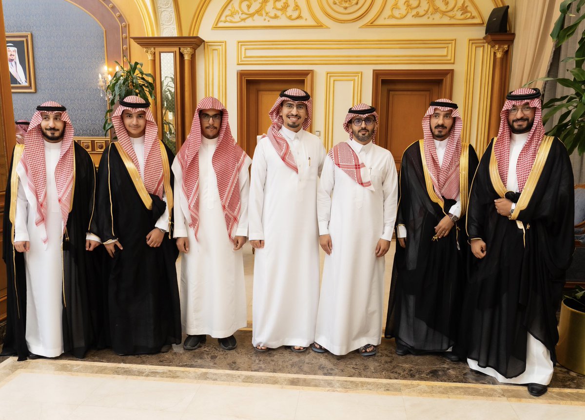 نتقدم بالتهنئة الخالصة للعم
عبدالرحمن بن سعود #آل_رشود
بمناسبة زواج ابنه المهندس عبدالله
على كريمة العم أحمد بن عبدالله #العقيل
(رحمه الله)
بحضور مشرف لسعادة السفير الياباني <a href="/FumioIwai/">Iwai Fumio🇯🇵</a> 
والتهنئة موصولة لوالدته وإخوته وأسرته الكريمة.
نسأل الله لهما الذرية الصالحة والحياة السعيدة💐