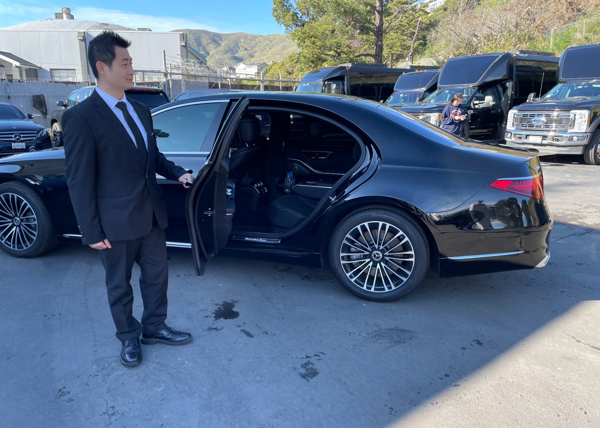 limosfvip's tweet image. 🚘 Make your event a night to remember with our luxury transport! 🎶✨ 

Make a reservation today! - zurl.co/A0L5 

#EventTransport #LuxuryRide #VIPExperience #ConcertTransport #LimousineLife #TravelInStyle