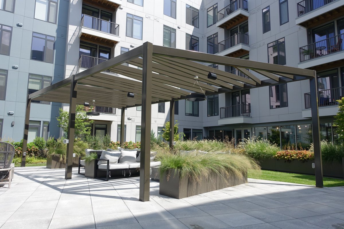 Looking to add more gathering areas? Poligon's uniquely designed trellises define space and help create a fun ambiance both day and night.
#poligon #openairstructures #trellis #courtyard #gatheringplace #landscapearchitecture
