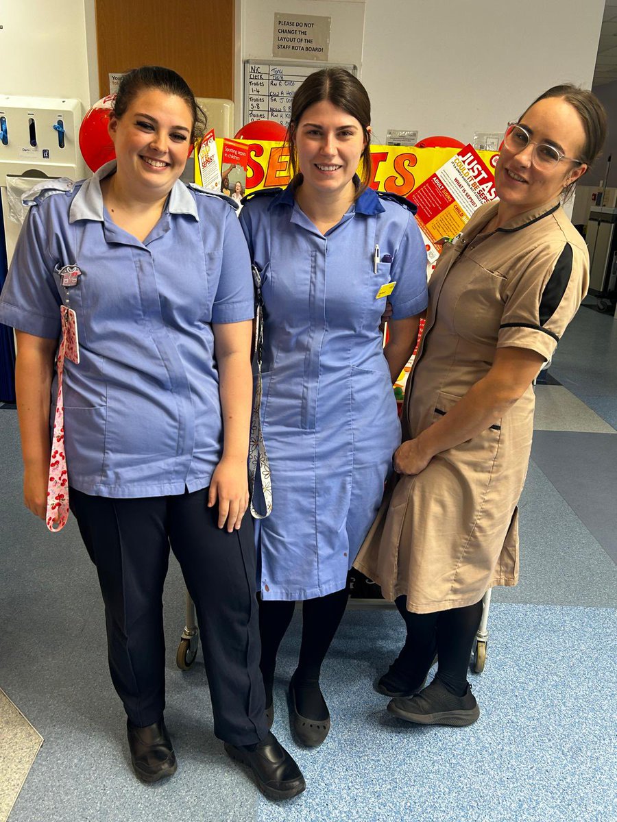 resusdudley's tweet image. @DudleyDiabEndo @DudleyGroupACN @DudleyGroupCEO @MataMorris_SK @themeddirector Great engagement with our #Sepsis blockbuster game on the #TrolleyOfKnowledge on the 4 @acute_amu areas for #WorldSepsisDay @DudleyGroupNHS