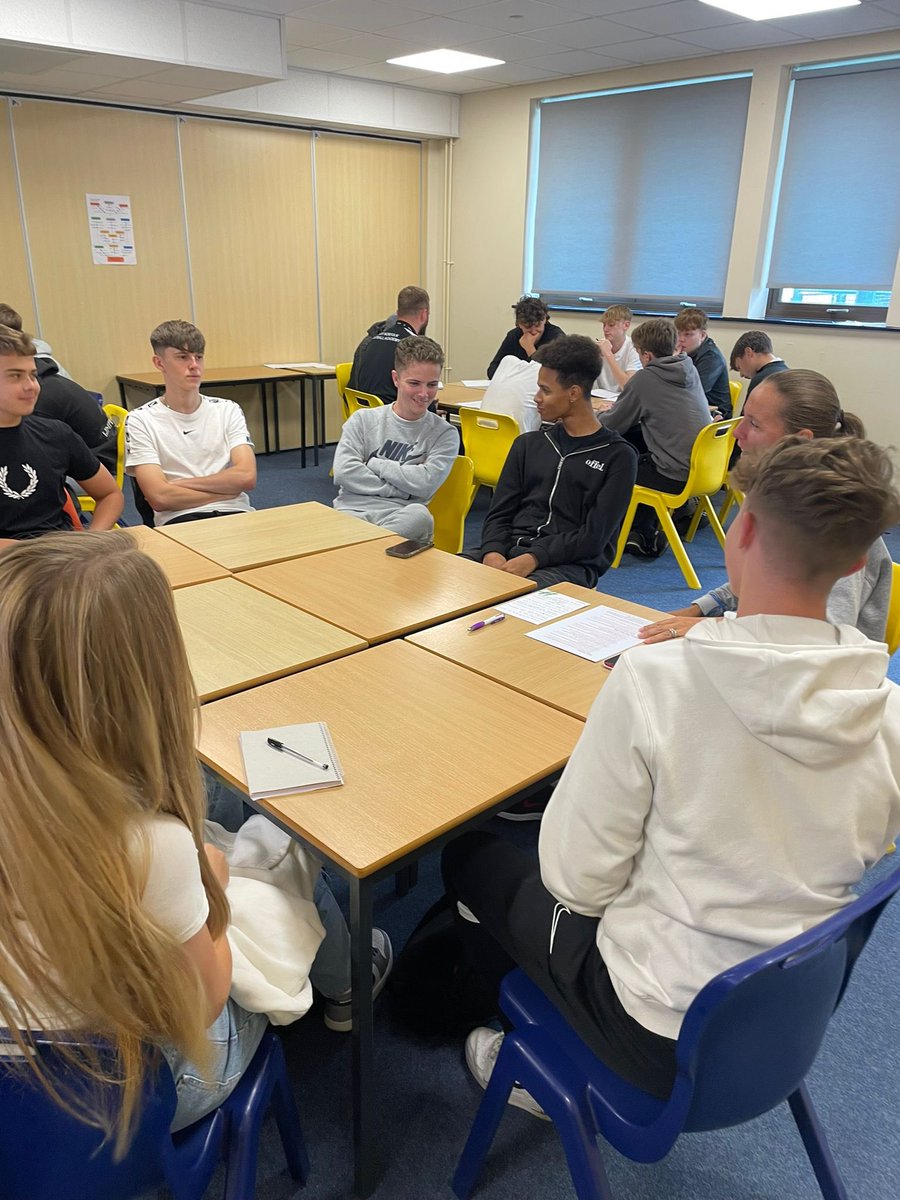 A great afternoon yesterday with our Sports Coaching students taking part in a discovery session learning first hand what it is like to work within Sports Development. 

Some excellent questions were asked. Thank you to Sam C, Jordan and Sam H for an excellent insight 👌🏽