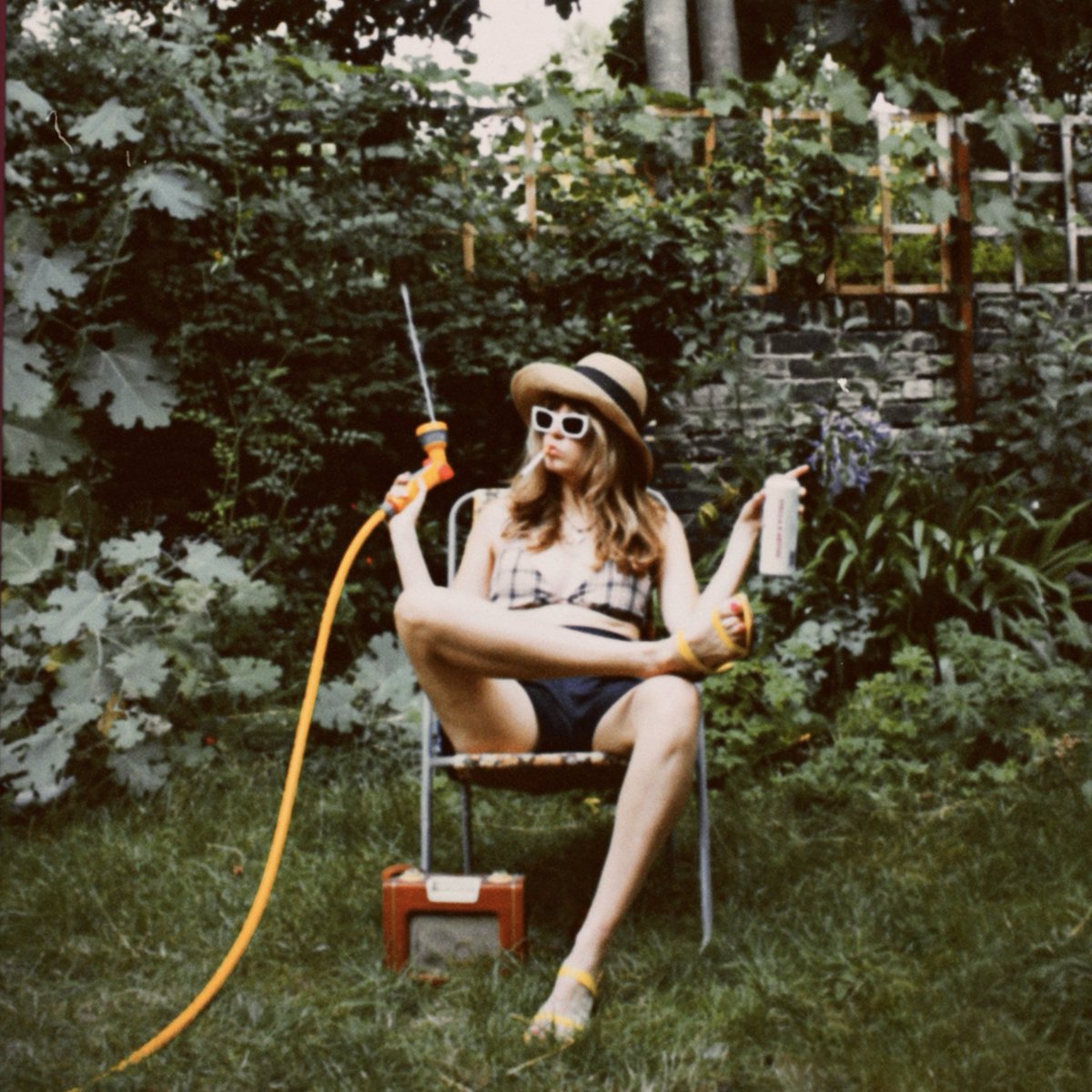 New track Summer’s Almost Over is out everywhere now! 🤍 linktr.ee/findlay.music