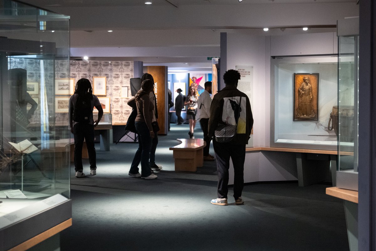 thecollectivemakers tweet media