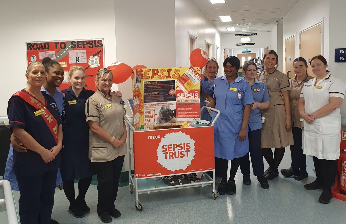 resusdudley's tweet image. @deputyDCN_SWC @SaraDavis52 @DgftSwc @NadineB_90 @MataMorris_SK @Helen_Bromage all eager to learn about #Sepsis from @MelHumphreys1 &amp;amp; our #TrolleyOfKnowledge on our Emergency Surgical Hub for #WorldSepsisDay @DudleyGroupNHS