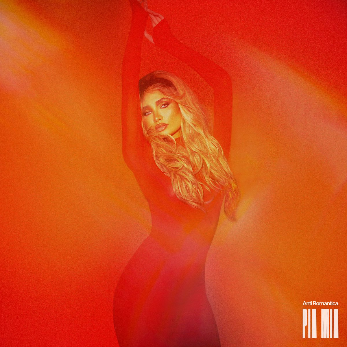 ANTI ROMANTICA album out now ❤️‍🔥 

How it started:                     How it’s going: