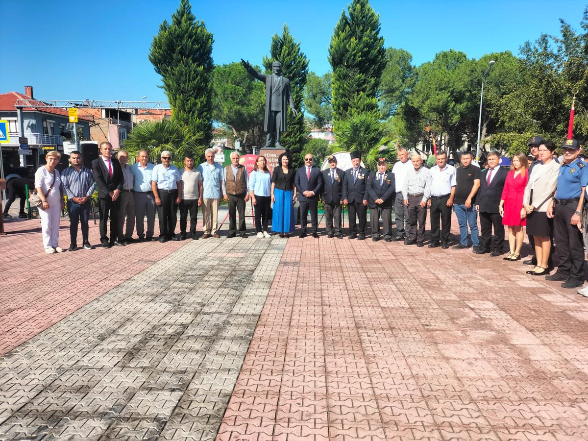 İlçemiz Kınık’ın  düşman işgalinden kurtuluşunun 102. yıldönümü düzenlenen program ile kutlandı.