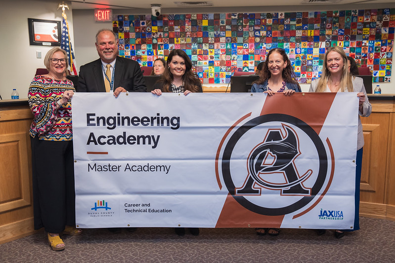 DuvalSchools's tweet image. Congrats to Atlantic Coast HS for earning Master Academy status in Engineering, IT, &amp;amp; Digital Video Tech! 🎉🙌 Huge thanks to the dedicated teachers &amp;amp; students shaping the future workforce! Replay here: bit.ly/3XHq8nl #CTE #TeamDuval #MasterAcademy